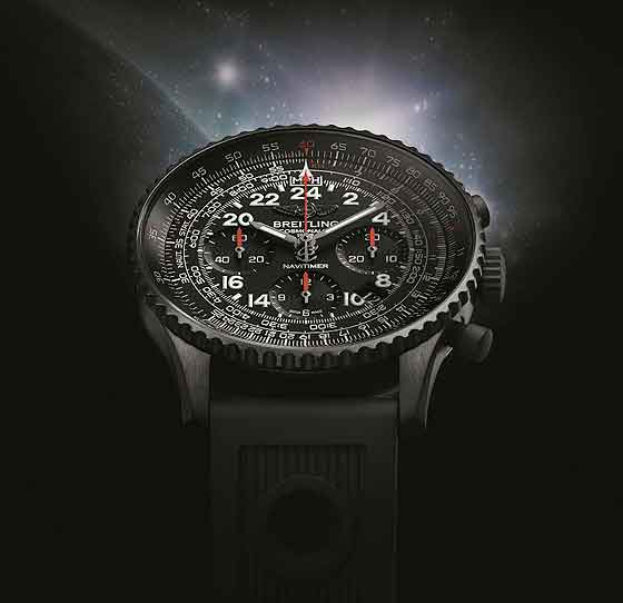 Breitling Navitimer Cosmonaute Blacksteel - fond noir